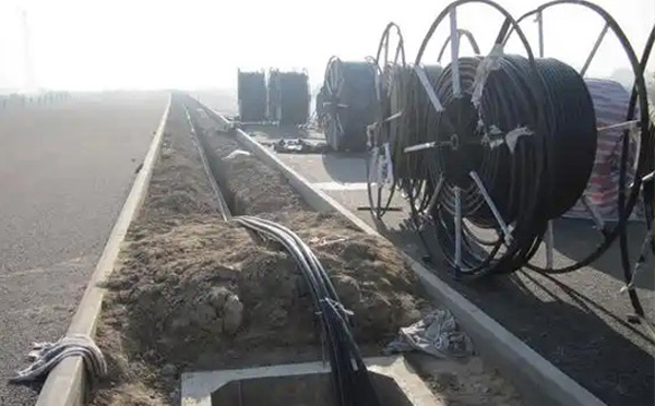 现代通信网络建设指南：甘谷光缆施工全流程技术解析与质量控制